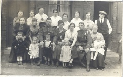 2009-01-30-20-38-03-00 -- Front row, right: Florence Ashforth (née Florence Flowers 1876-1973)
<a href="https://familyhistoryjournal.com/?s=Florence+Flowers+Ashforth">Read more...</a>
