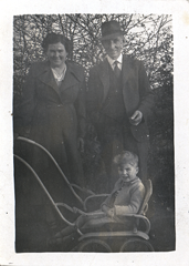 2017-01-13-16-54-18-00 -- Ivy Jacklin (née Ivy Dixon 1901-1983), Wilfred Jacklin 1896-1967 and Neil Jacklin
<a href="https://familyhistoryjournal.com/?s=Ivy+Dixon+Wilfred+Jacklin">Read more...</a>